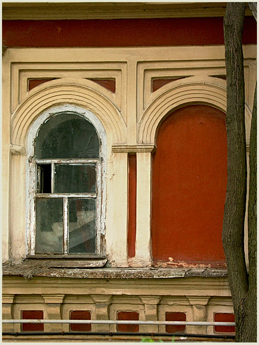 photo "Window with a secret :)" tags: architecture, misc., landscape, 