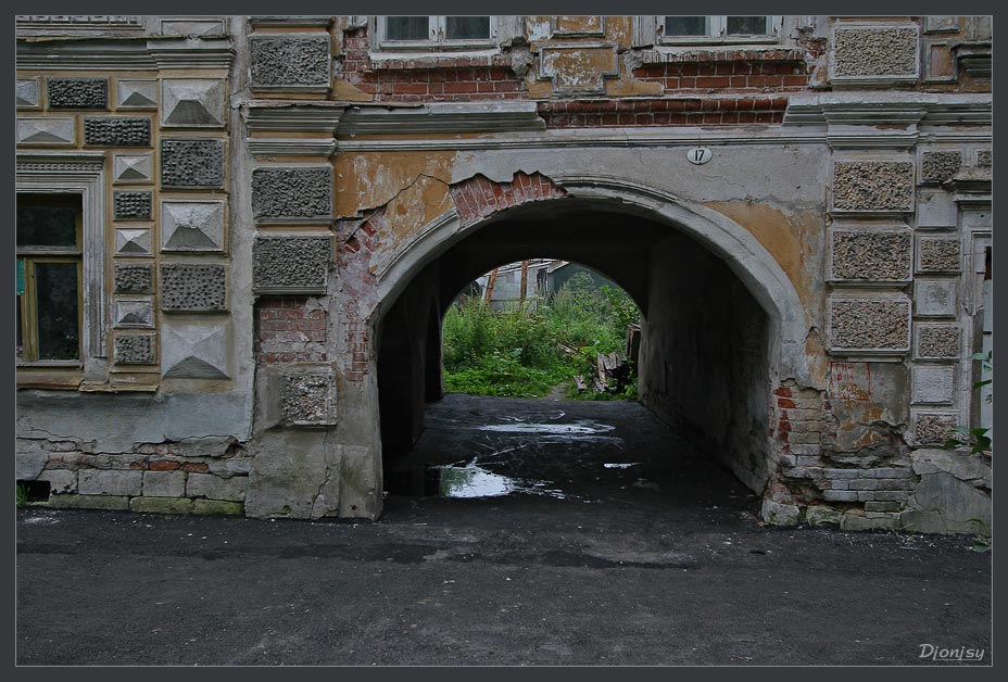photo "Gateway in Uglich" tags: architecture, landscape, 