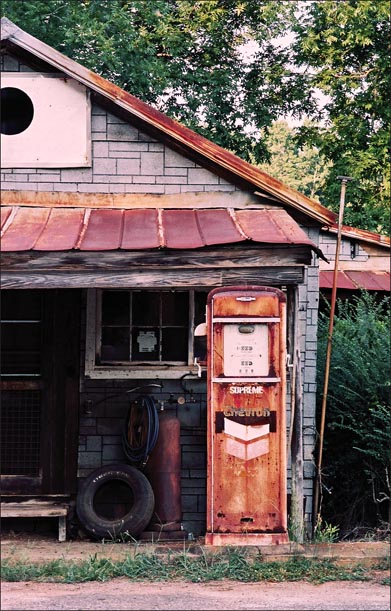 photo "Transco Road Chevron Station : abandoned 1970's." tags: landscape, old-time, summer