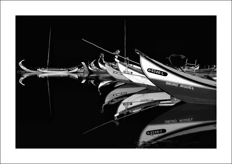 photo "Boats at night" tags: black&white, landscape, night