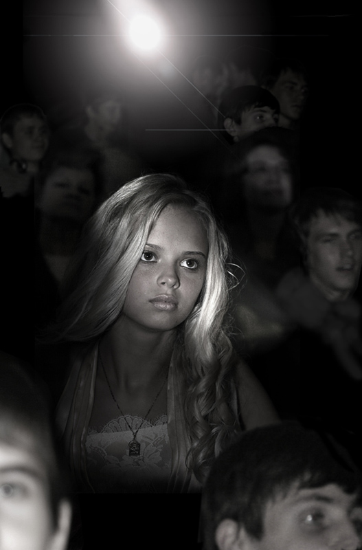 photo "In a Cinema Hall" tags: portrait, woman