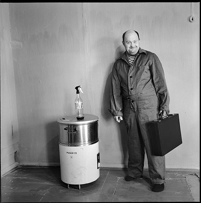 photo "Construction superintendent" tags: portrait, black&white, man