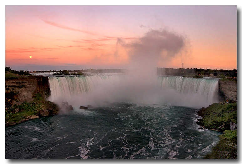 photo "Moon over Niagara Falls" tags: travel, North America