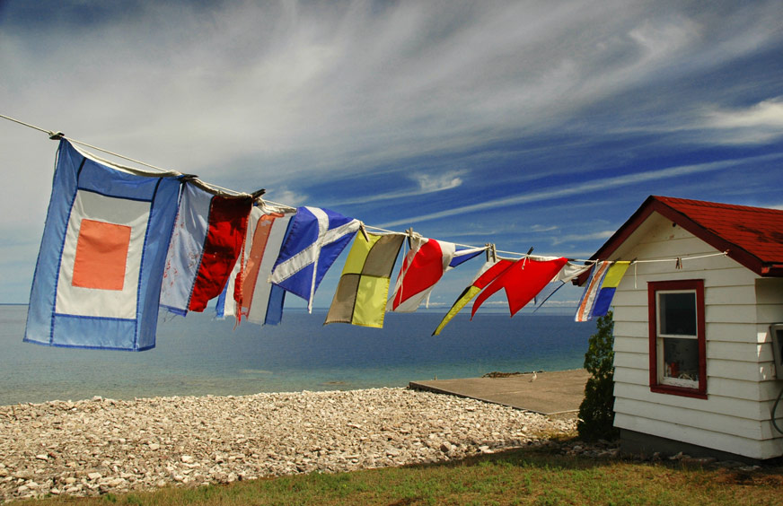 photo "flags" tags: landscape, clouds, water