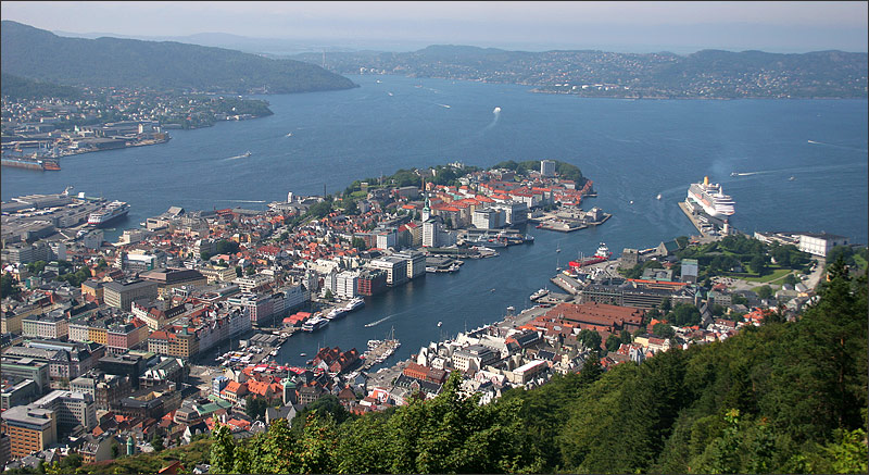 photo "Bergen" tags: architecture, landscape, water