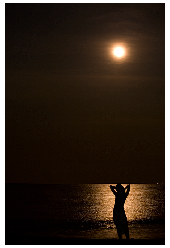 photo "Memory..." tags: portrait, landscape, night, woman