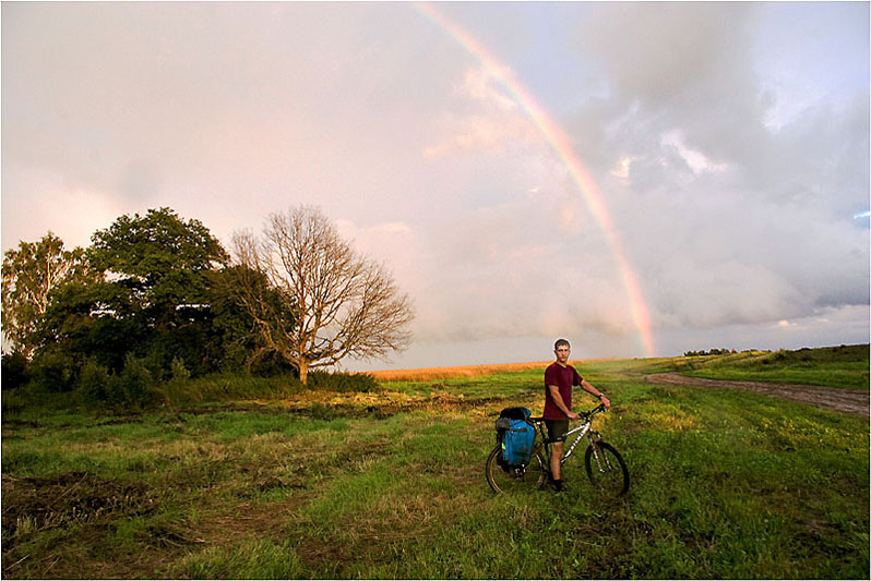 photo "The fifth rainbow." tags: landscape, portrait, clouds, man