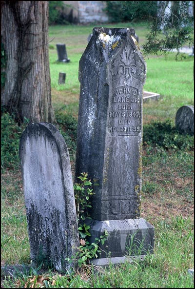photo "A Grave from 1800's.  Danielsville, Ga. 2006" tags: still life, old-time, 