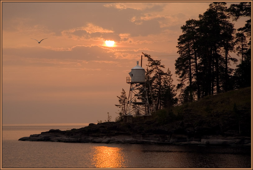 photo "Beacon" tags: landscape, sunset, water