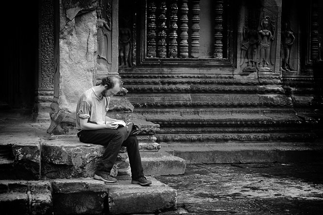 photo "Tourist in Angkor Wat" tags: portrait, man