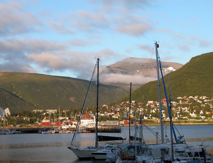 фото "colors of Tromso" метки: архитектура, пейзаж, вода