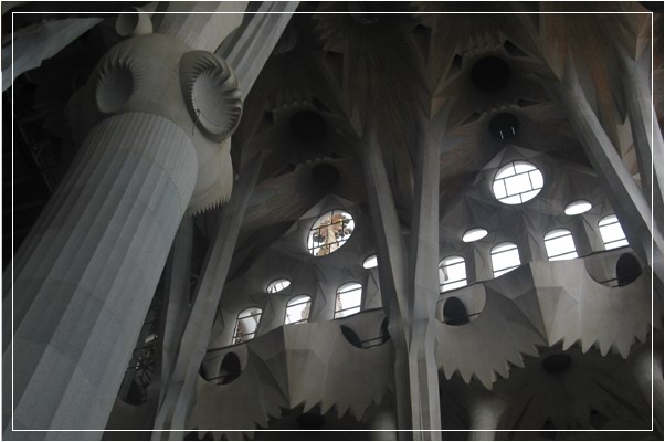 фото "Inside Sagrada Familia in Barcelona (SP)" метки: архитектура, путешествия, пейзаж, Европа