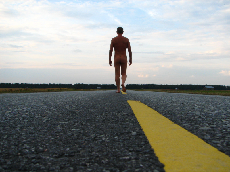 photo "walking on highway" tags: nude, 