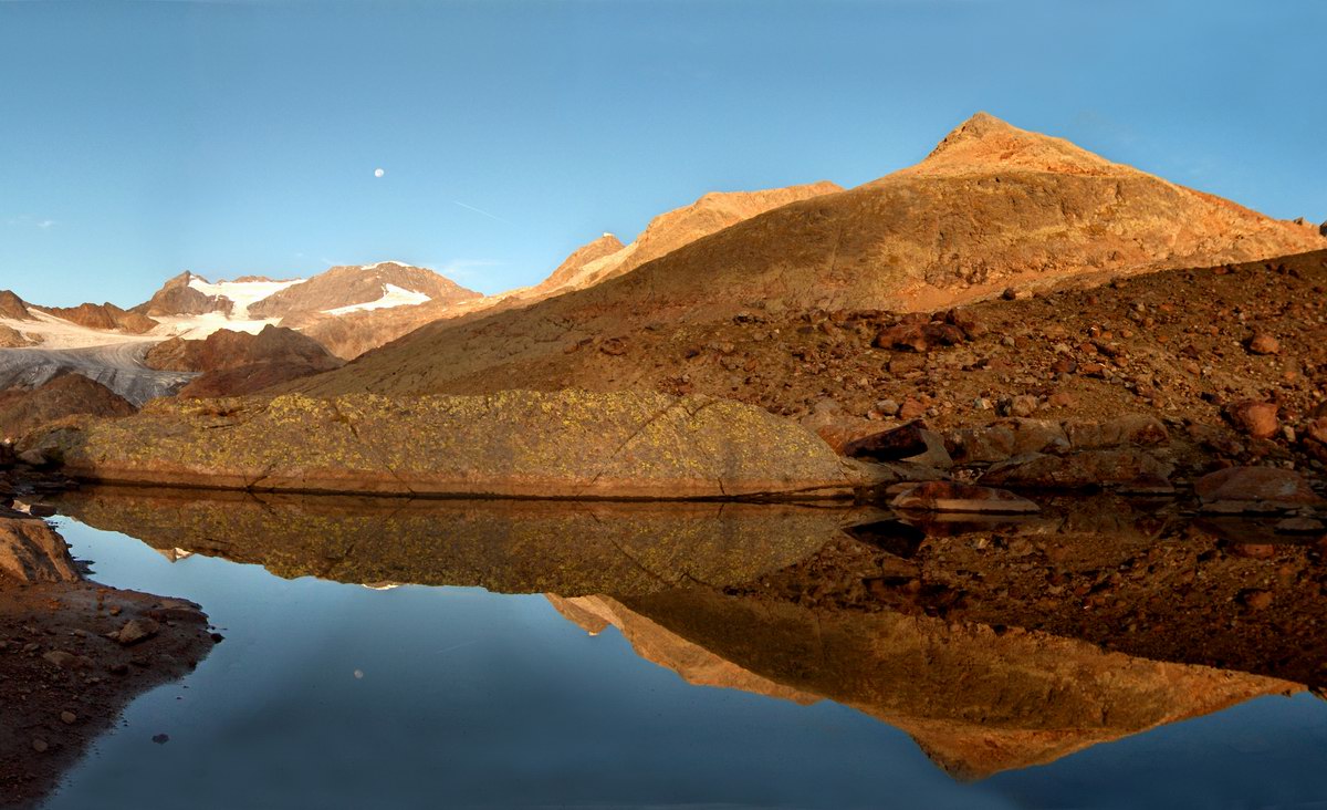 фото "early moon in sea" метки: , 