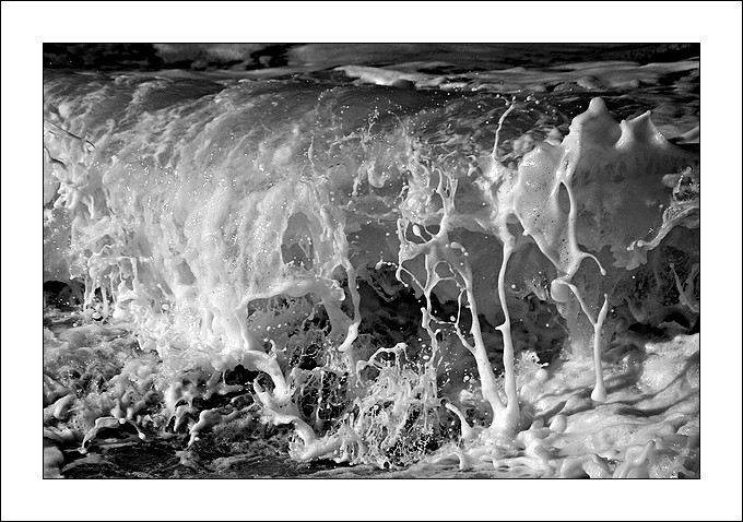 photo "Wave detail" tags: black&white, landscape, water