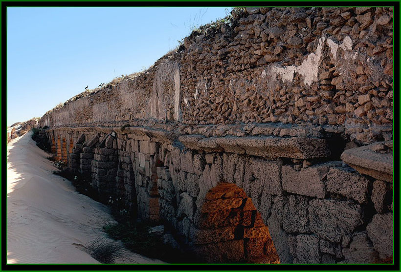 photo "The Roman trace. Caesarea." tags: architecture, travel, landscape, 