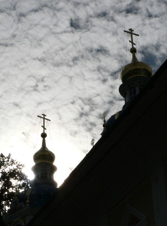 photo "Sky and crosses" tags: architecture, landscape, 