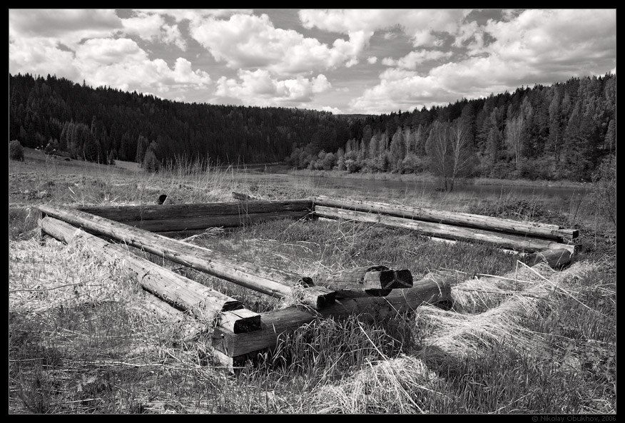 photo "Chusovaya river, dead village / 0159_0071" tags: landscape, black&white, mountains