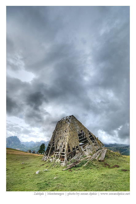 photo "The Old Hovel" tags: landscape, clouds, mountains