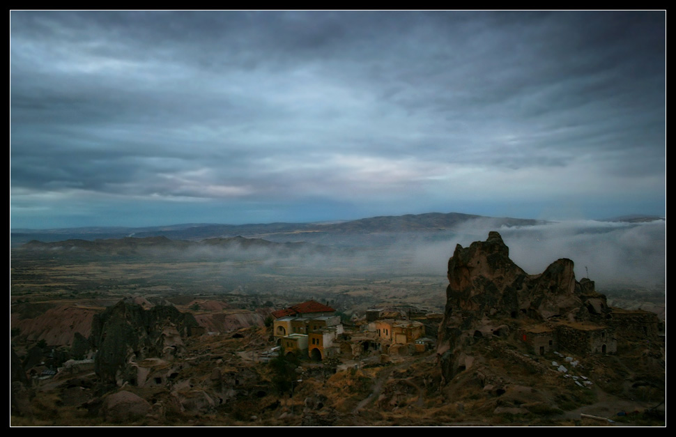 photo "Kitchen of the fairy of fogs" tags: landscape, mountains, night