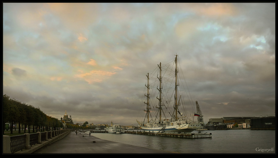 photo "View by the Lt. Shmidt embankment, St.-Petersburg" tags: architecture, landscape, sunset