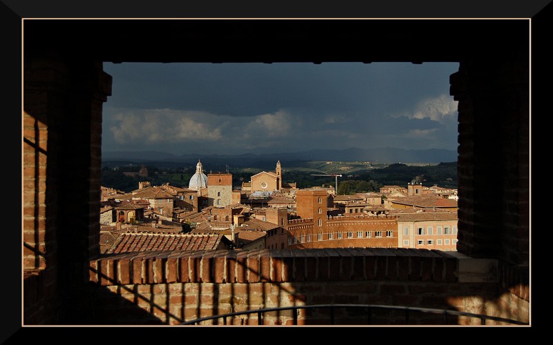 photo "The Light (before the storm)" tags: architecture, travel, landscape, Europe