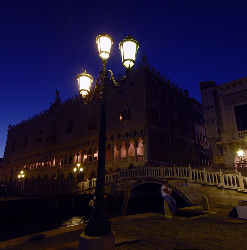 photo "Venecian lantern (night)" tags: landscape, architecture, night