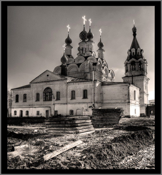 photo "Как храмы из земли возрождались..." tags: architecture, black&white, landscape, 