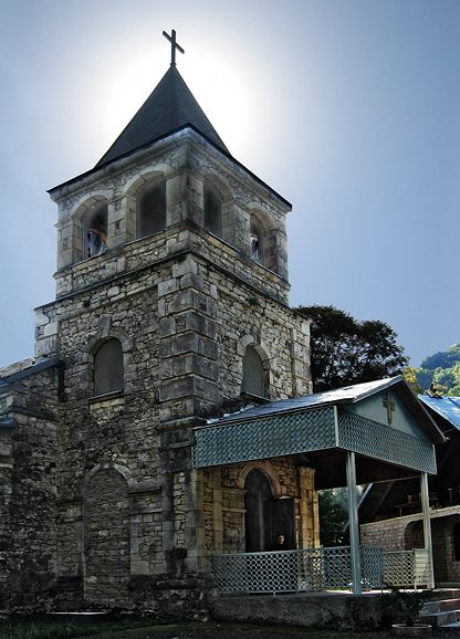 photo "Abkhazia. Church in Koman. Very ancient temple" tags: architecture, landscape, mountains