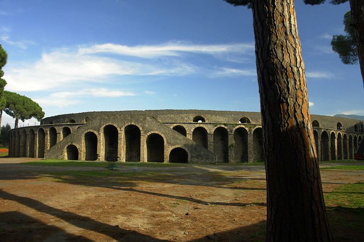 photo "L'anfiteatro di Pompei" tags: architecture, travel, landscape, Europe