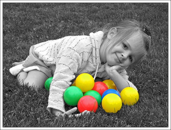 photo "With The Balls" tags: portrait, children