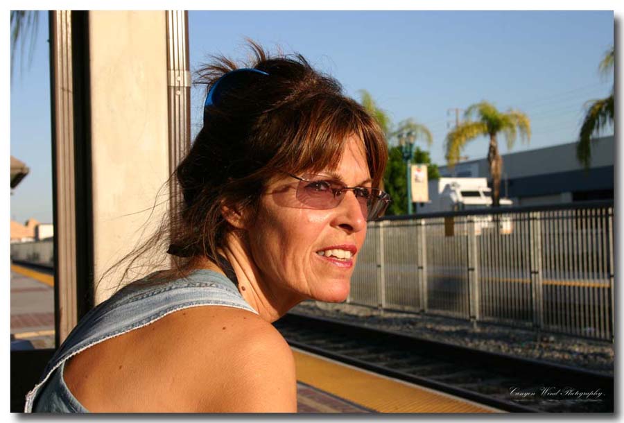 photo "Where is the train ?" tags: portrait, PF life, woman