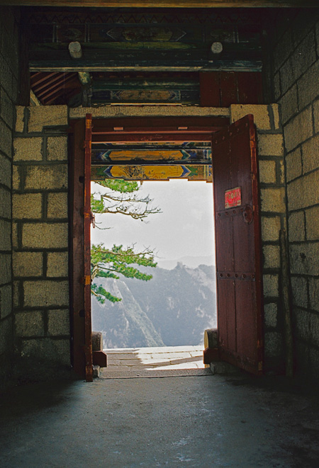 photo "Door to the Heaven" tags: landscape, architecture, mountains