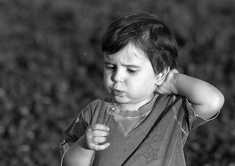 photo "I shall learn to start up parachuters" tags: portrait, black&white, children