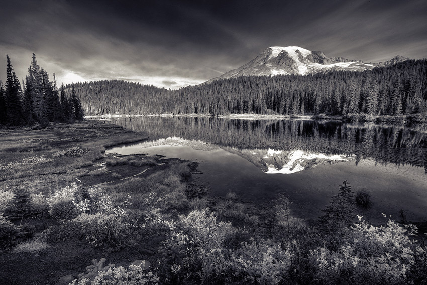 photo "Reflection Lakes" tags: landscape, black&white, mountains