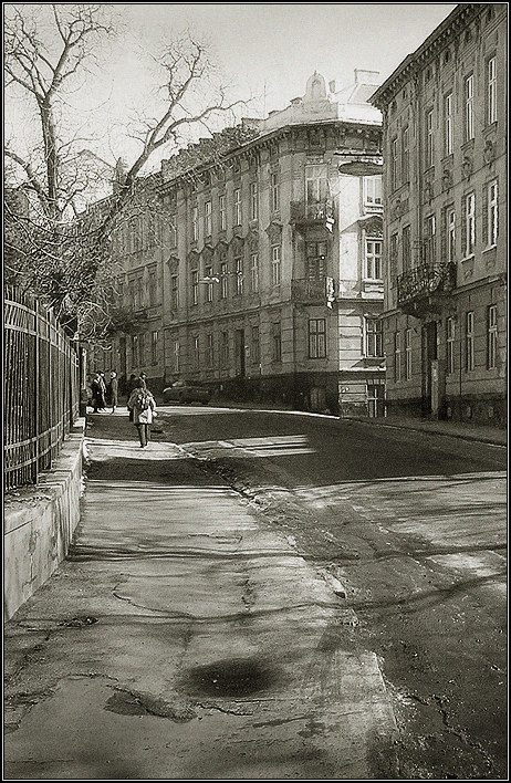 photo "The Last Dance of the October Shadows" tags: architecture, black&white, landscape, 