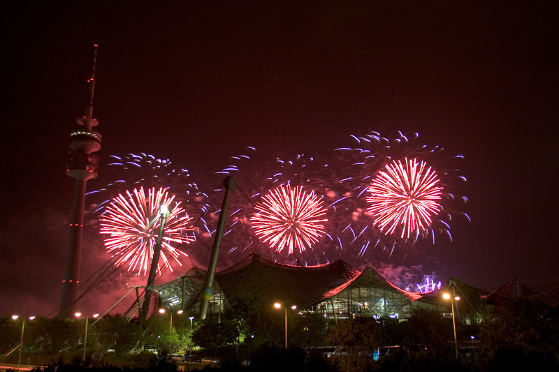 фото "fireworks in "olympiastadion m&#252;nchen"" метки: пейзаж, ночь