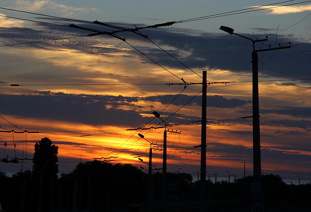 photo "Trolleybus to dusk" tags: landscape, sunset
