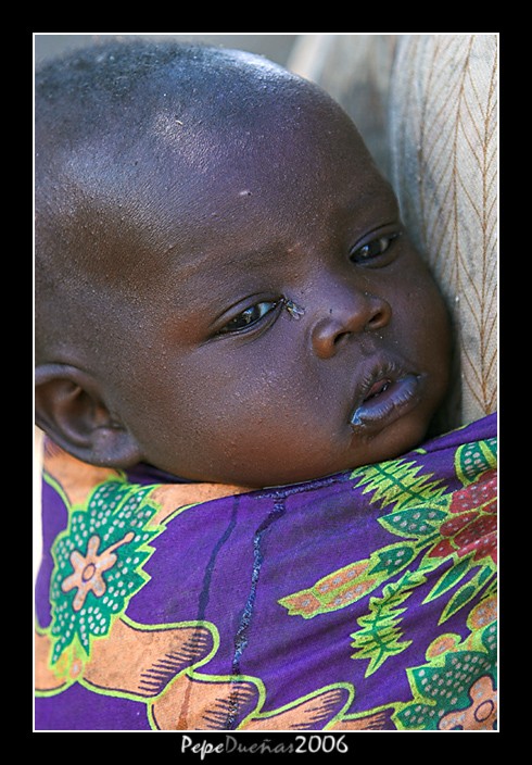 photo "Baby in the back" tags: portrait, travel, Africa