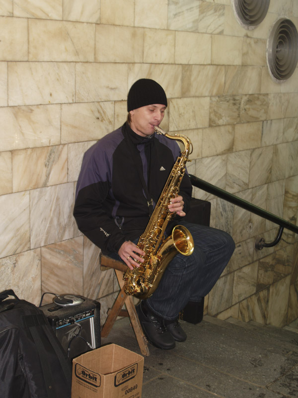 photo "Saxophonist" tags: genre, 