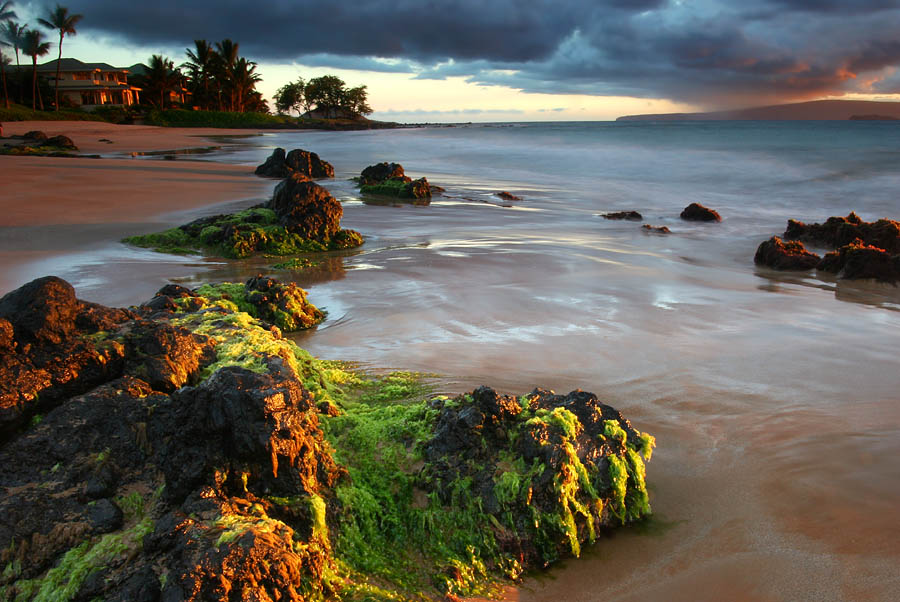 photo "Late sunbeam and rain on the background" tags: , 