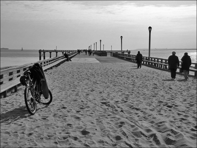 photo "Steeplechase Pier." tags: black&white, misc., 