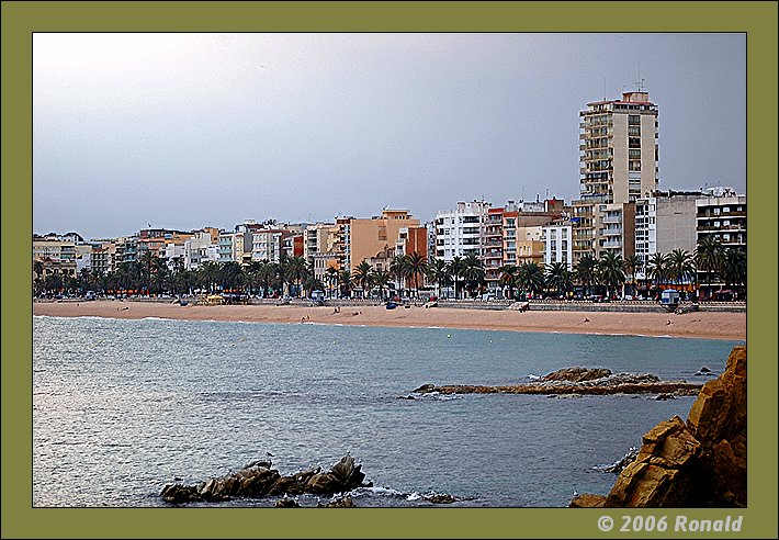 photo "Beach Llored De Mar" tags: travel, Europe