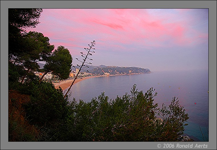 photo "Lloret De Mar at evening" tags: travel, landscape, Europe