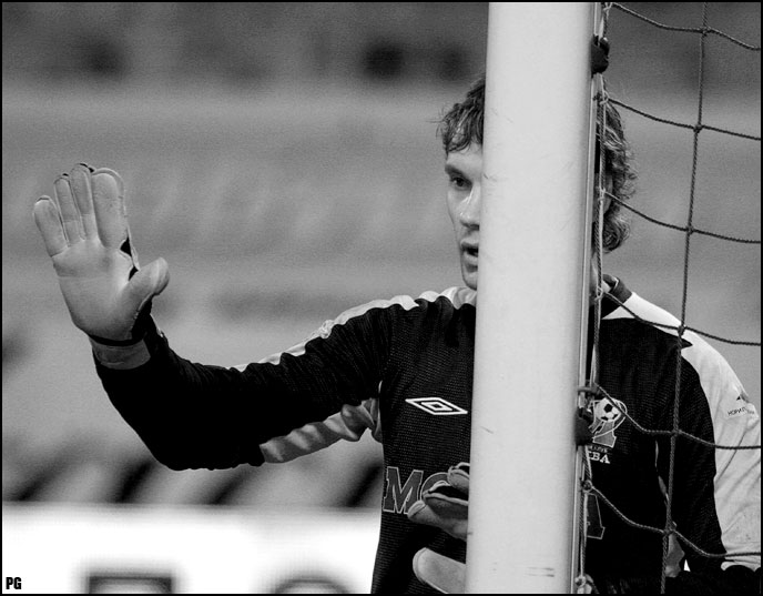 photo "The goalkeeper" tags: portrait, sport, man