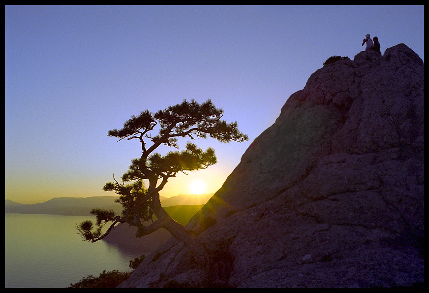 photo "Romantic meeting" tags: landscape, mountains, sunset