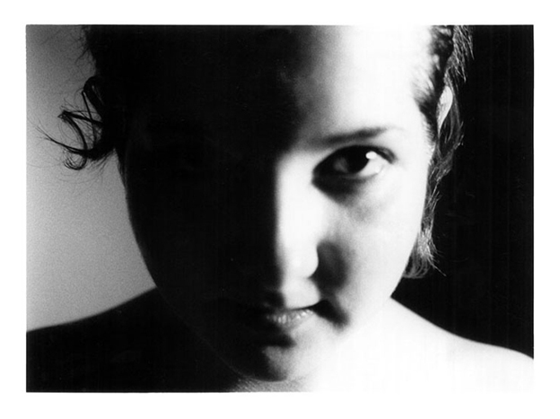 photo "little evil" tags: black&white, portrait, woman
