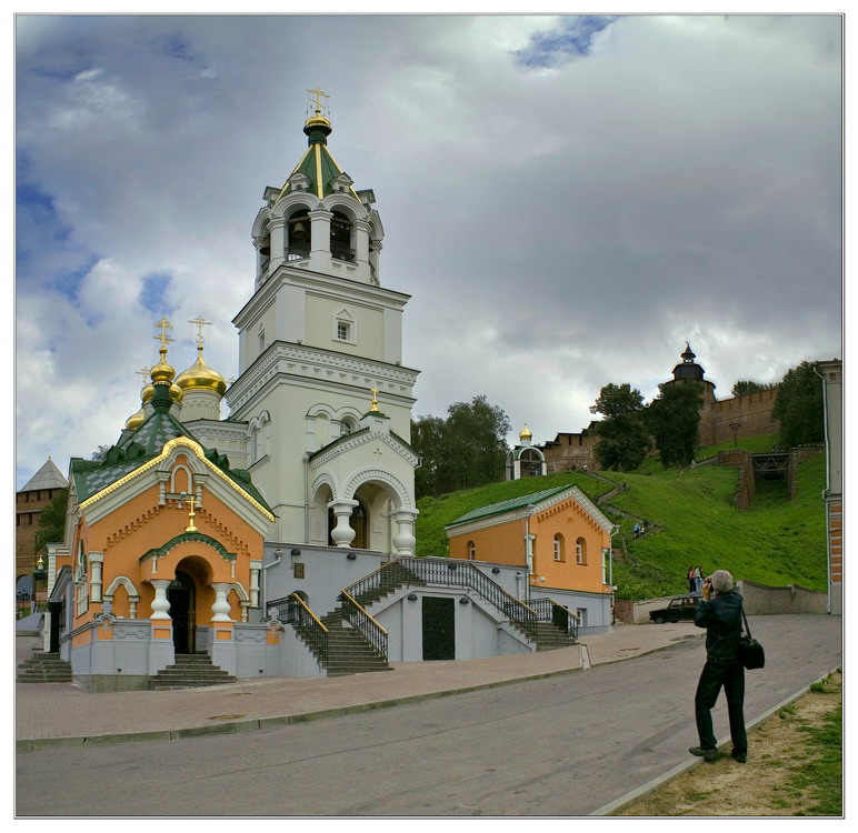 фото "Олег, снимающий храмы Нижнего" метки: архитектура, пейзаж, 