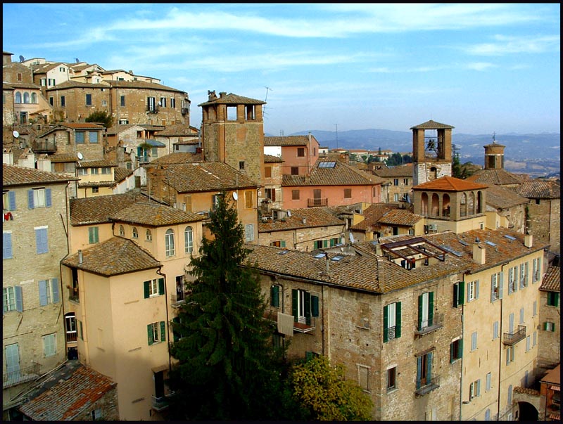 photo "Slice of Old Perugia" tags: architecture, landscape, 