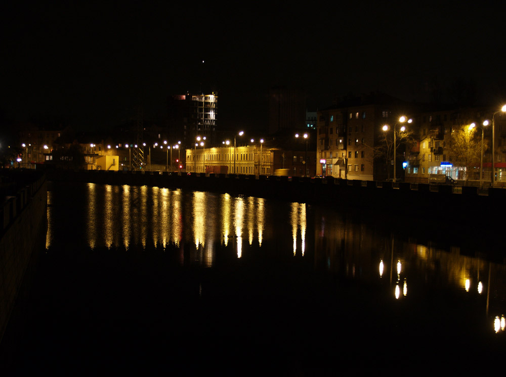 photo "The night city and his reflection" tags: architecture, landscape, night